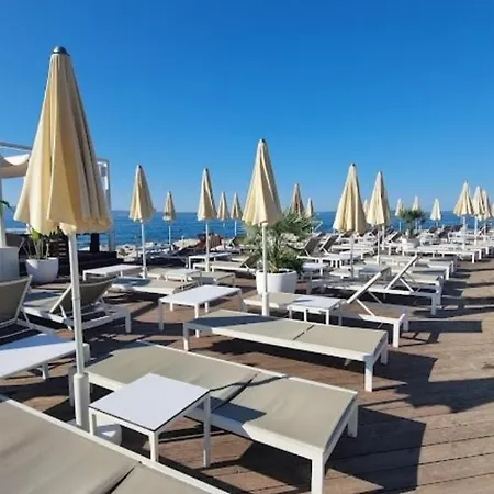 Apartman Paolo By The Znjan Split