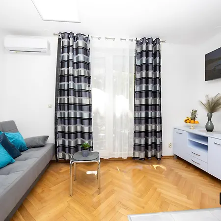 Apartment Paolo By The Znjan *