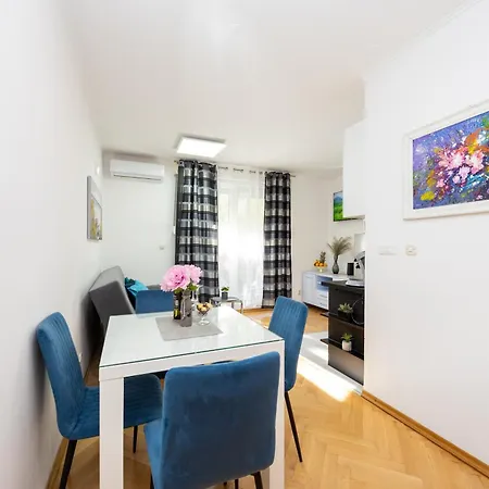 Paolo By The Znjan Appartement Split